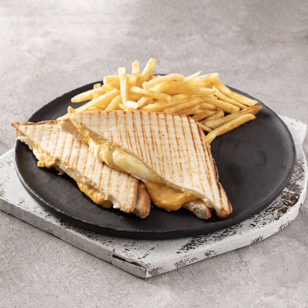 Beyaz peynirli kaşarlı tost + Patates